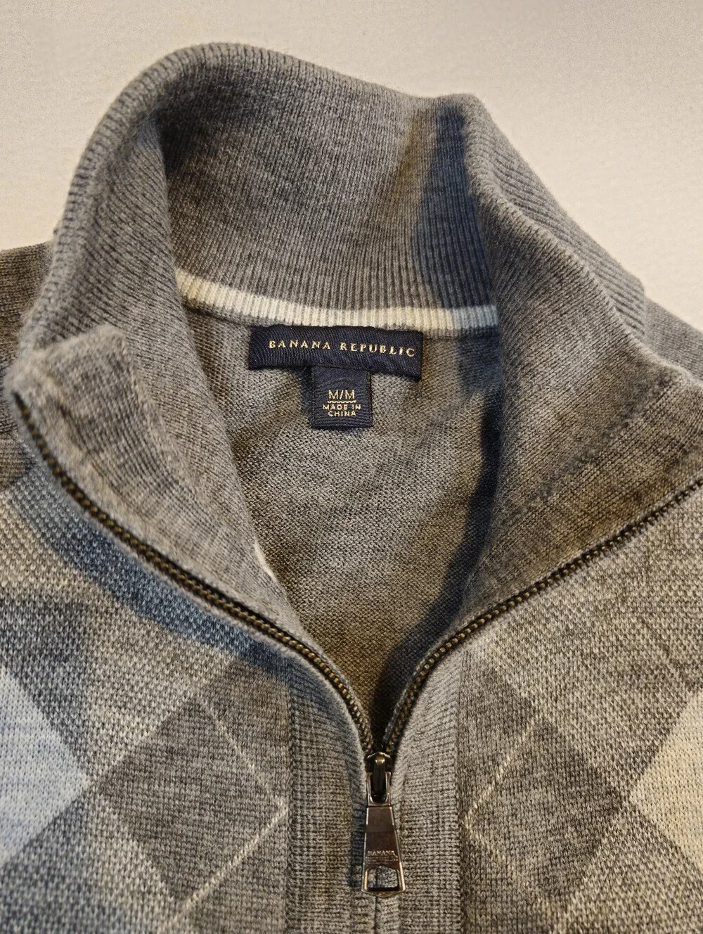 Banana Republic Men's Gray Argyle Zip Cardigan Sweater  100%  Wool‎ Size M